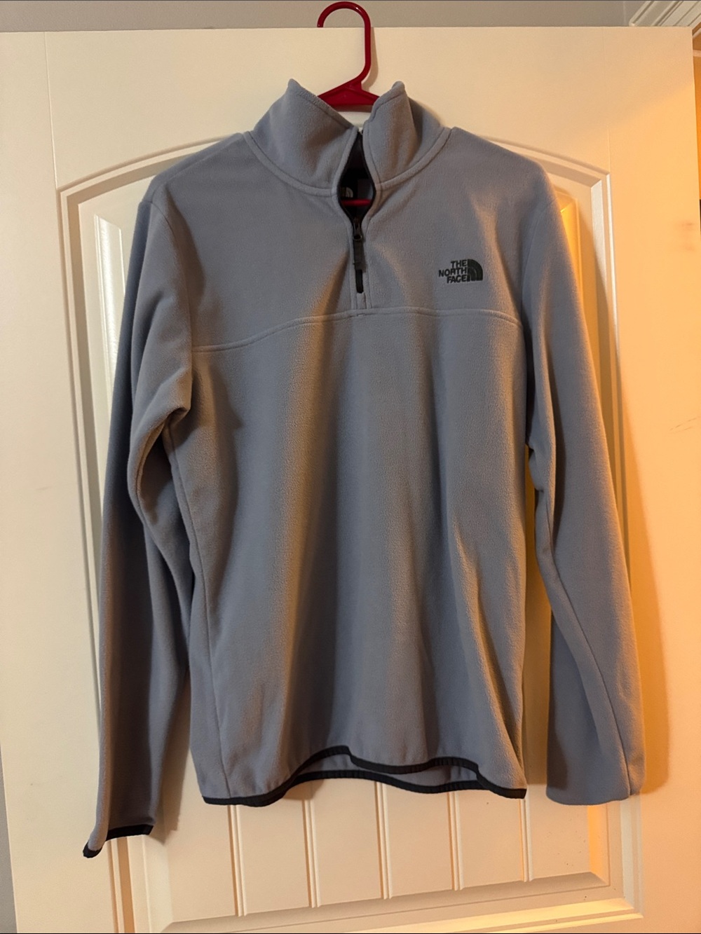 The North Face Light Gray Men's Lightweight Quarter-Zip Fleece